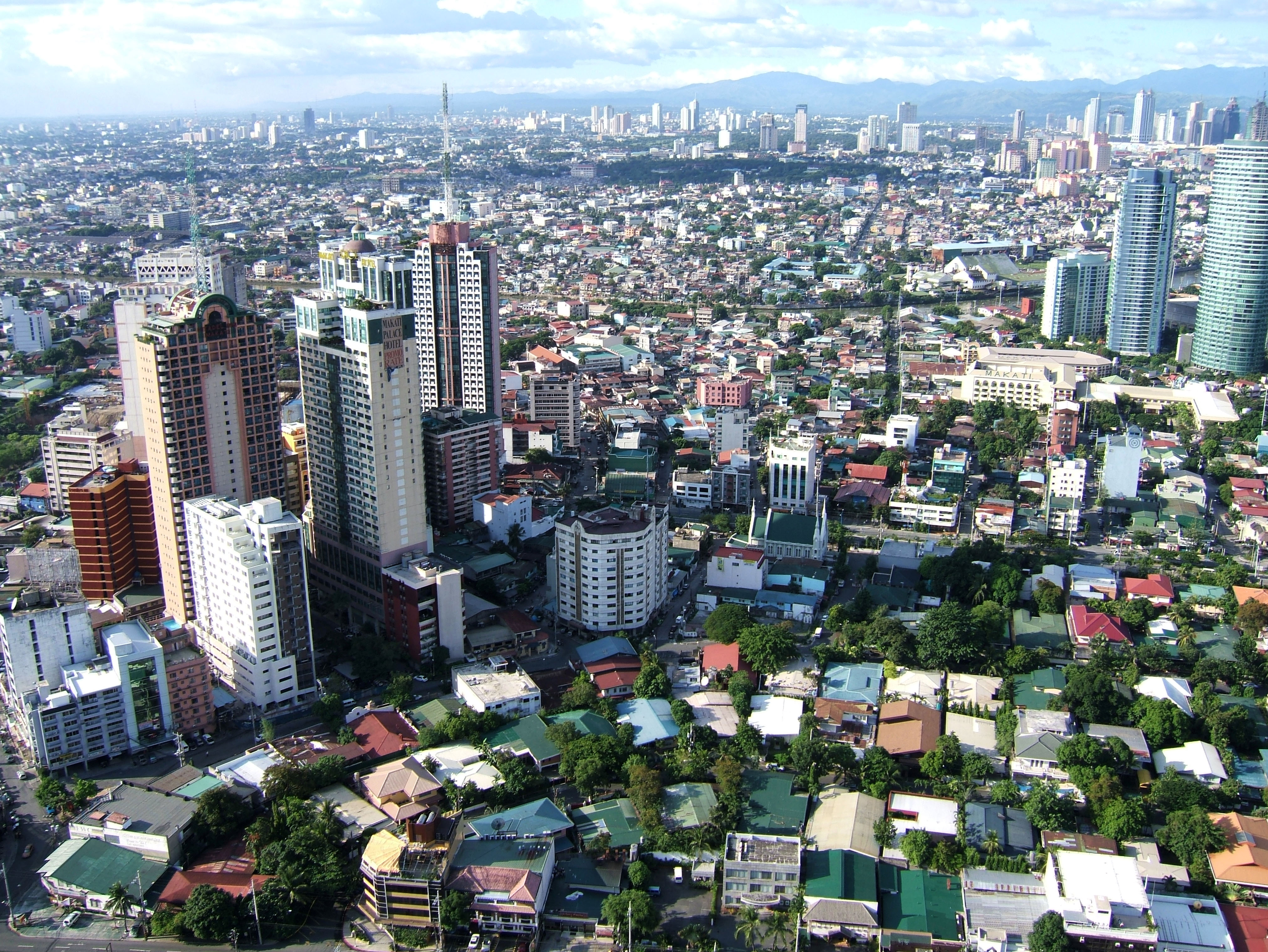 Manila-Skyline-Makati-Citadel-Apartments-Jul-2005-01.JPG